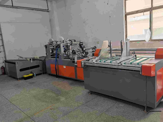دستگاه چسباندن جعبه راه راه CE 1300mm×1050mm 300g/m2 عمر طولانی