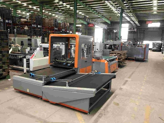 CE دستگاه چسباندن اتوماتیک جعبه راه راه 1310mm Min. کمپرسور هوا 6 بار